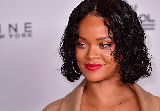 Las fotos de Rihanna sin maquillaje que están arrasando en Internet -  CABROWORLD